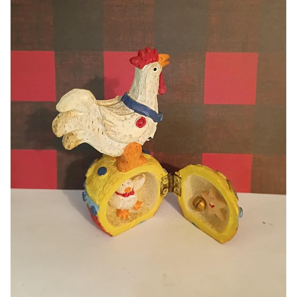 Vintage Style Resin Rooster Hinged Trinket Box Figurine with Hidden Chick Star